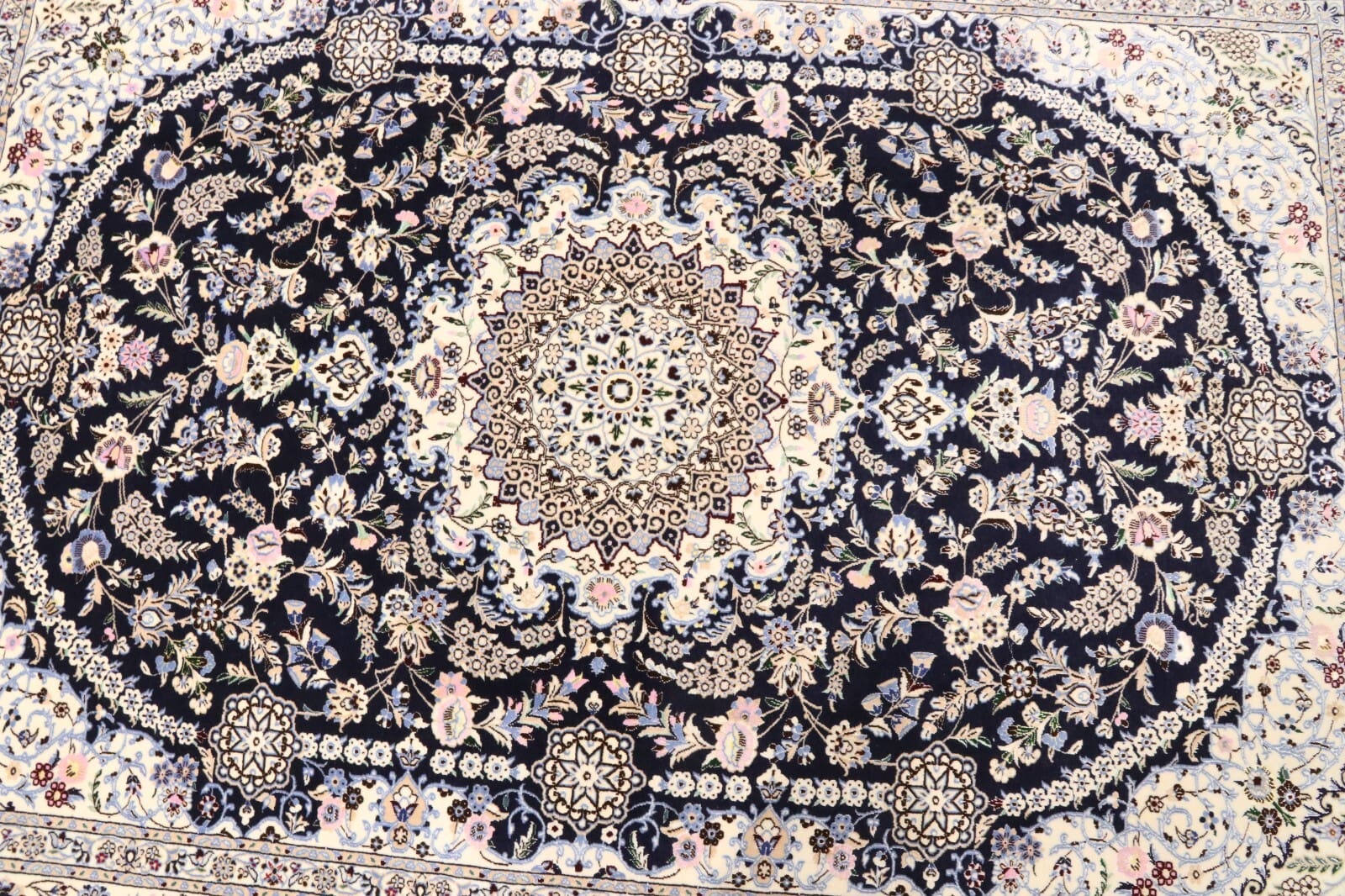 Handgeknüpfter Nain Perserteppich, 234 × 173 cm, Wolle & Seide