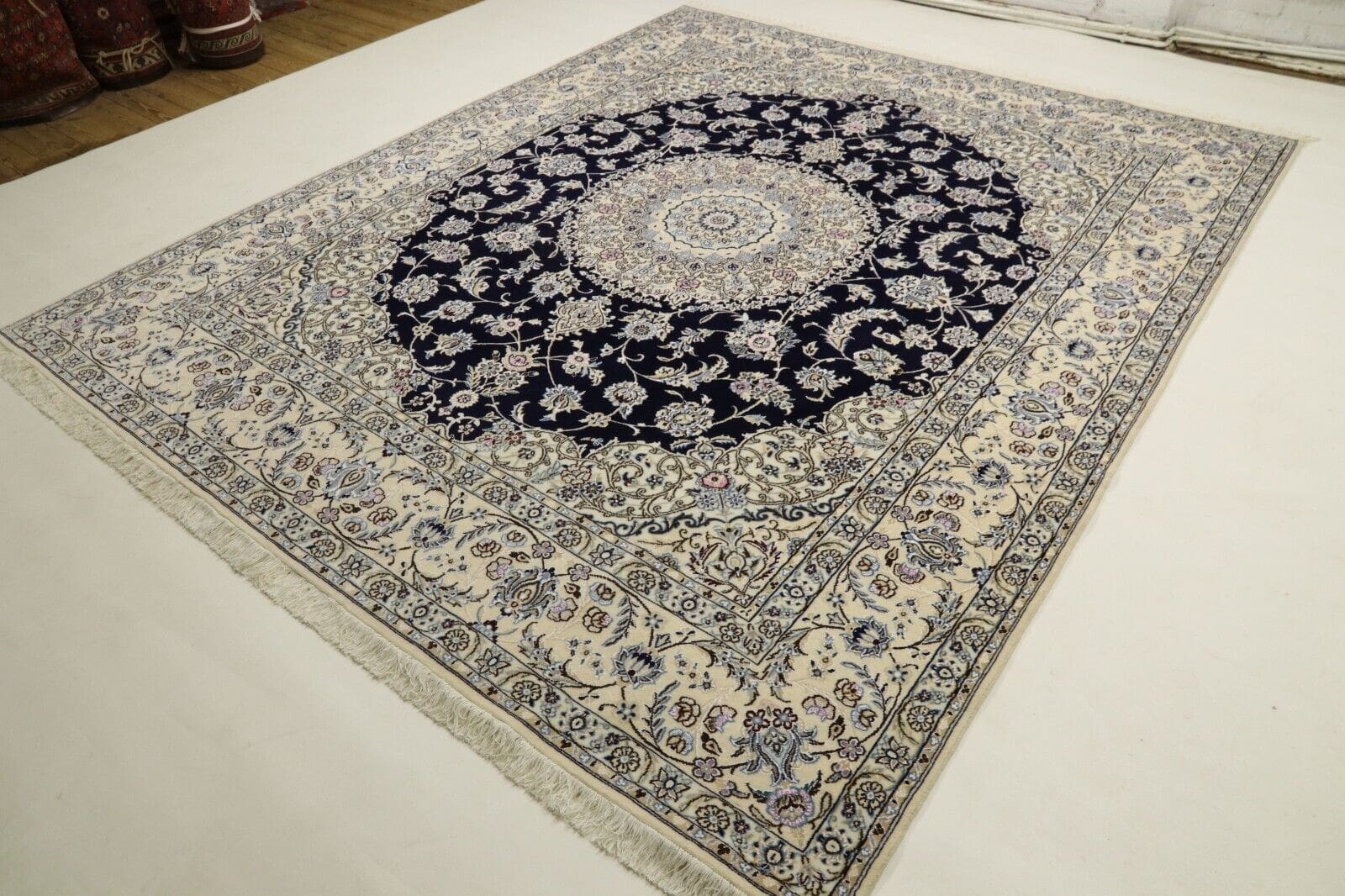 Nain Perserteppich 304 × 250 cm aus Wolle & Seide, handgeknüpft