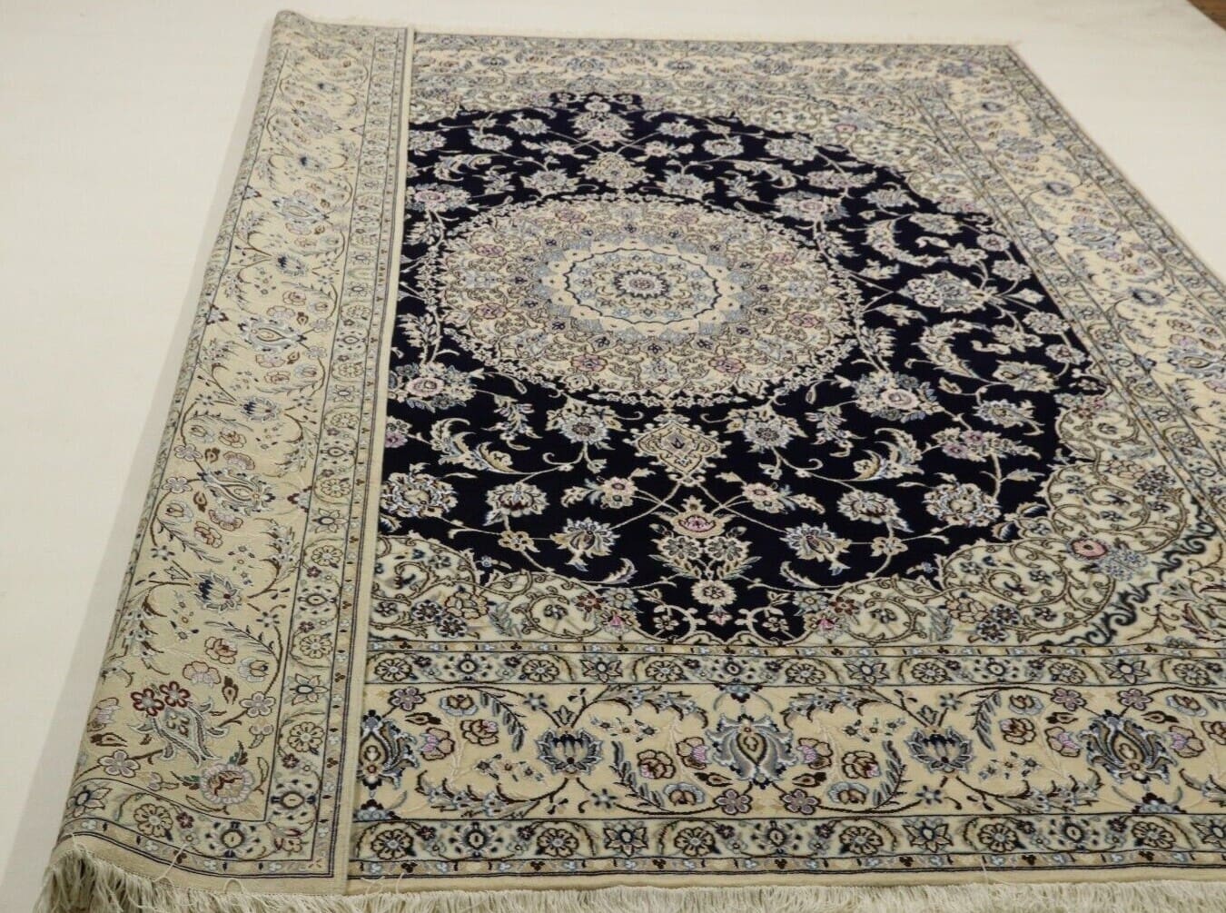 Nain Perserteppich 304 × 250 cm aus Wolle & Seide, handgeknüpft