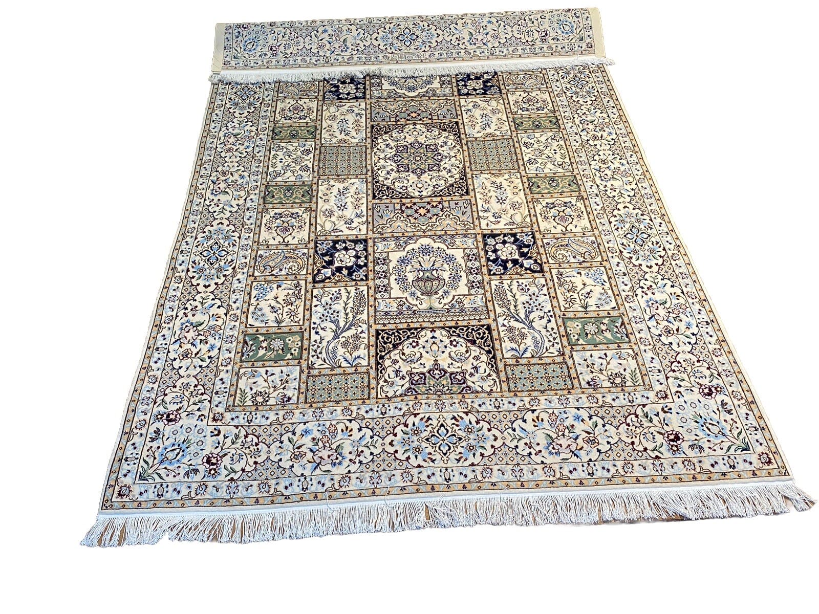 Handgeknüpfter Nain Perserteppich 236 × 155 cm