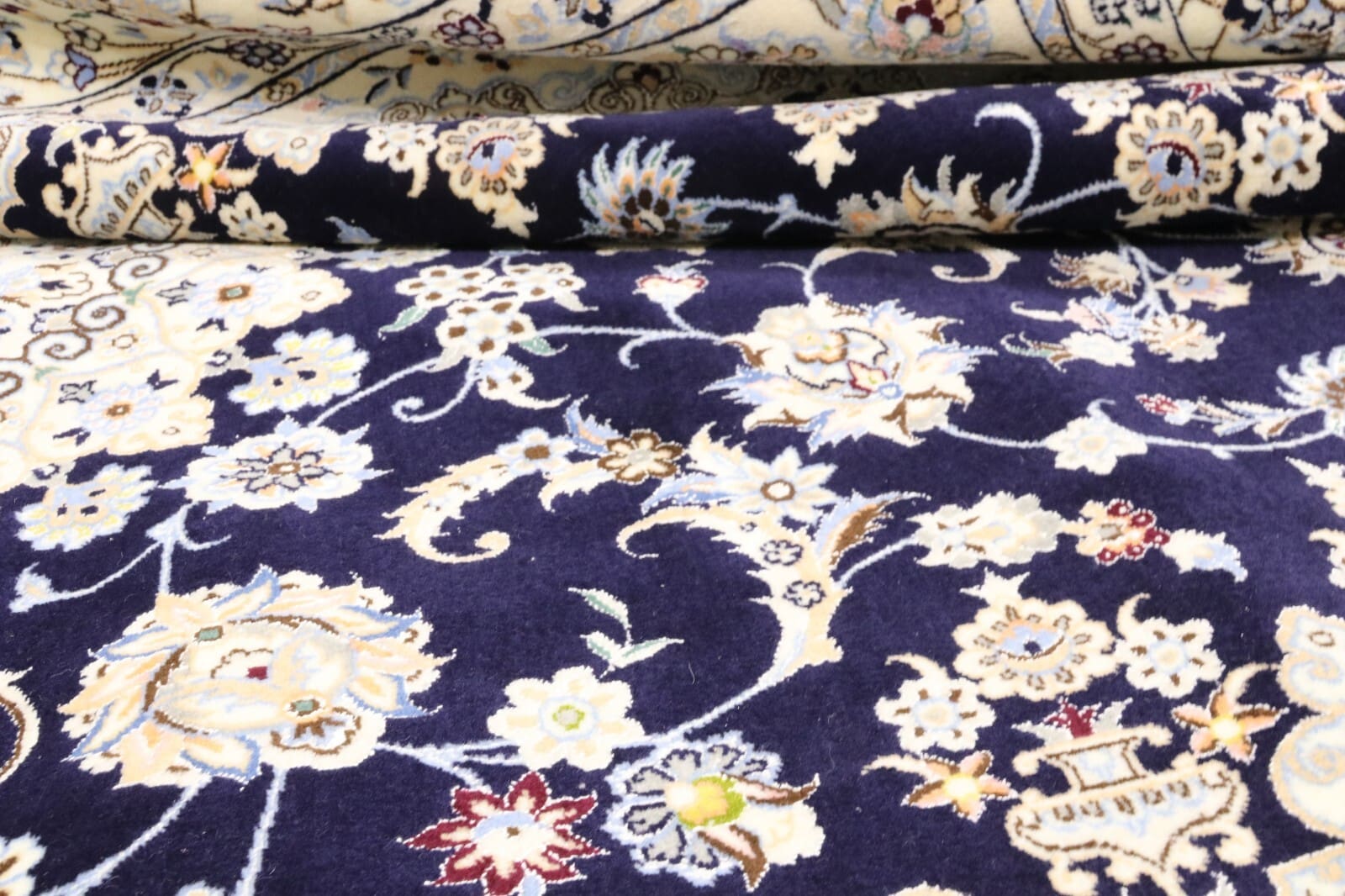 Nain Perserteppich aus Iran, 254 × 168 cm