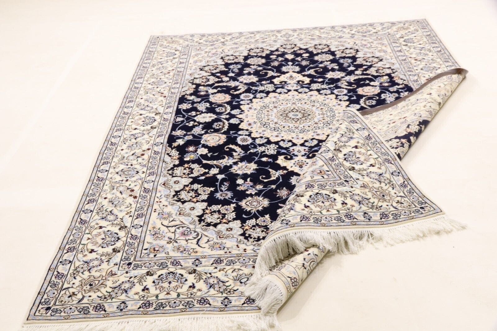 Nain Perserteppich aus Iran, 254 × 168 cm