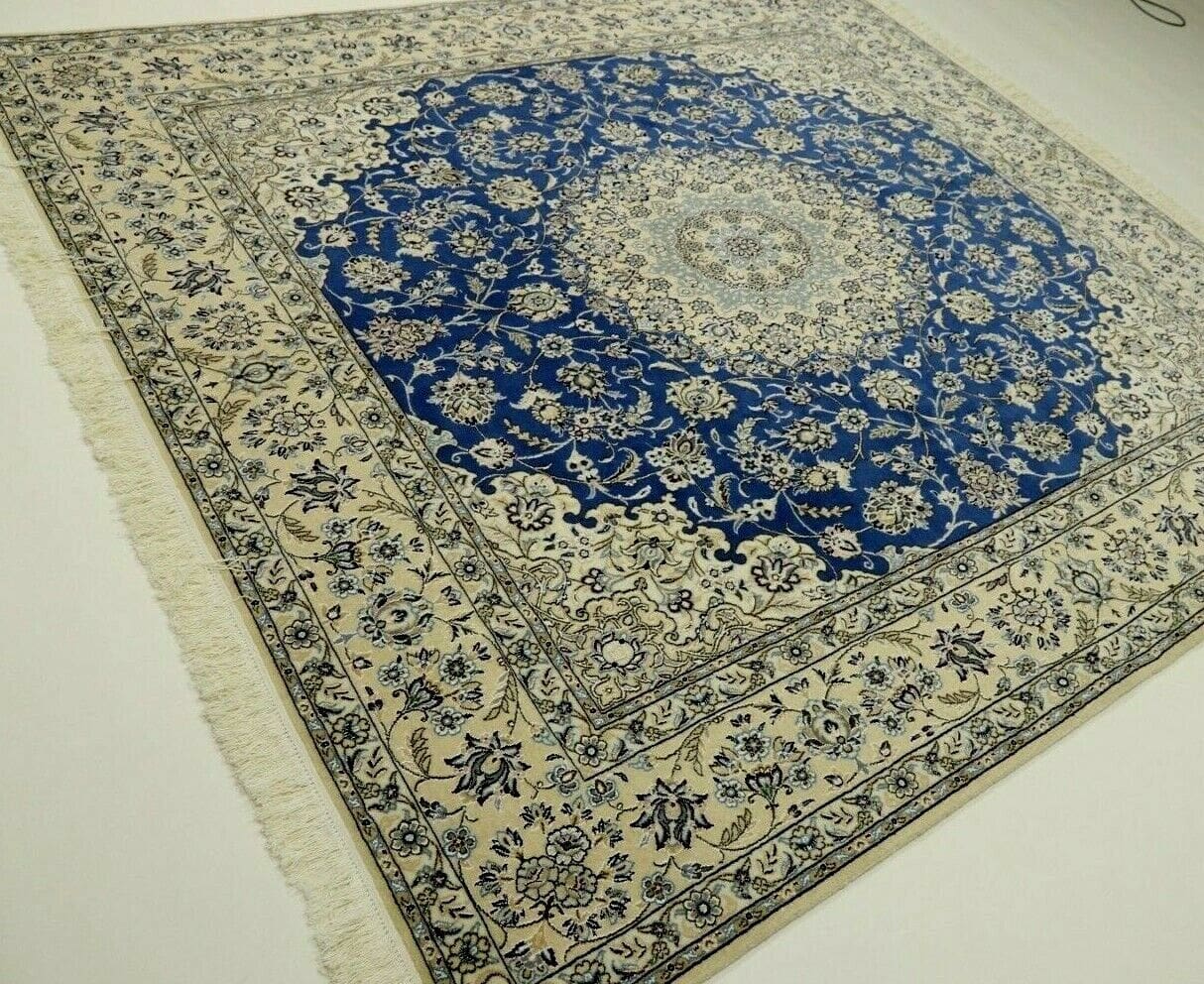 Handgeknüpfter Orientalisch Perserteppich, 243 × 200 cm, Wolle & Seide