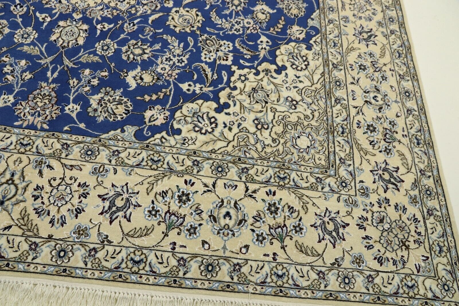 Handgeknüpfter Orientalisch Perserteppich, 243 × 200 cm, Wolle & Seide
