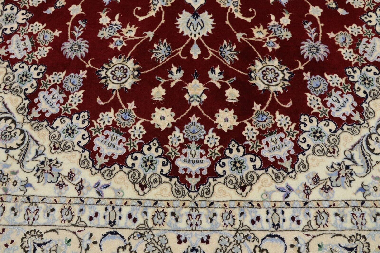Nain Perserteppich aus Iran, 241 × 156 cm