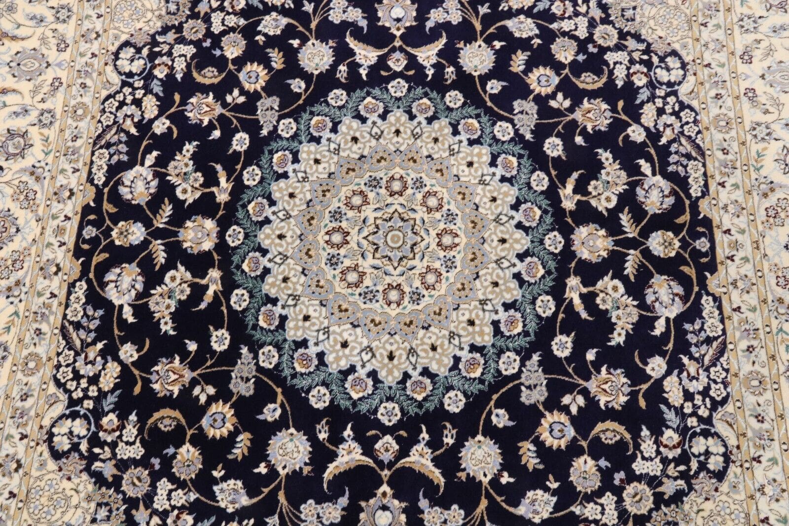 Handgeknüpfter Orientalisch Perserteppich 202 × 210 cm