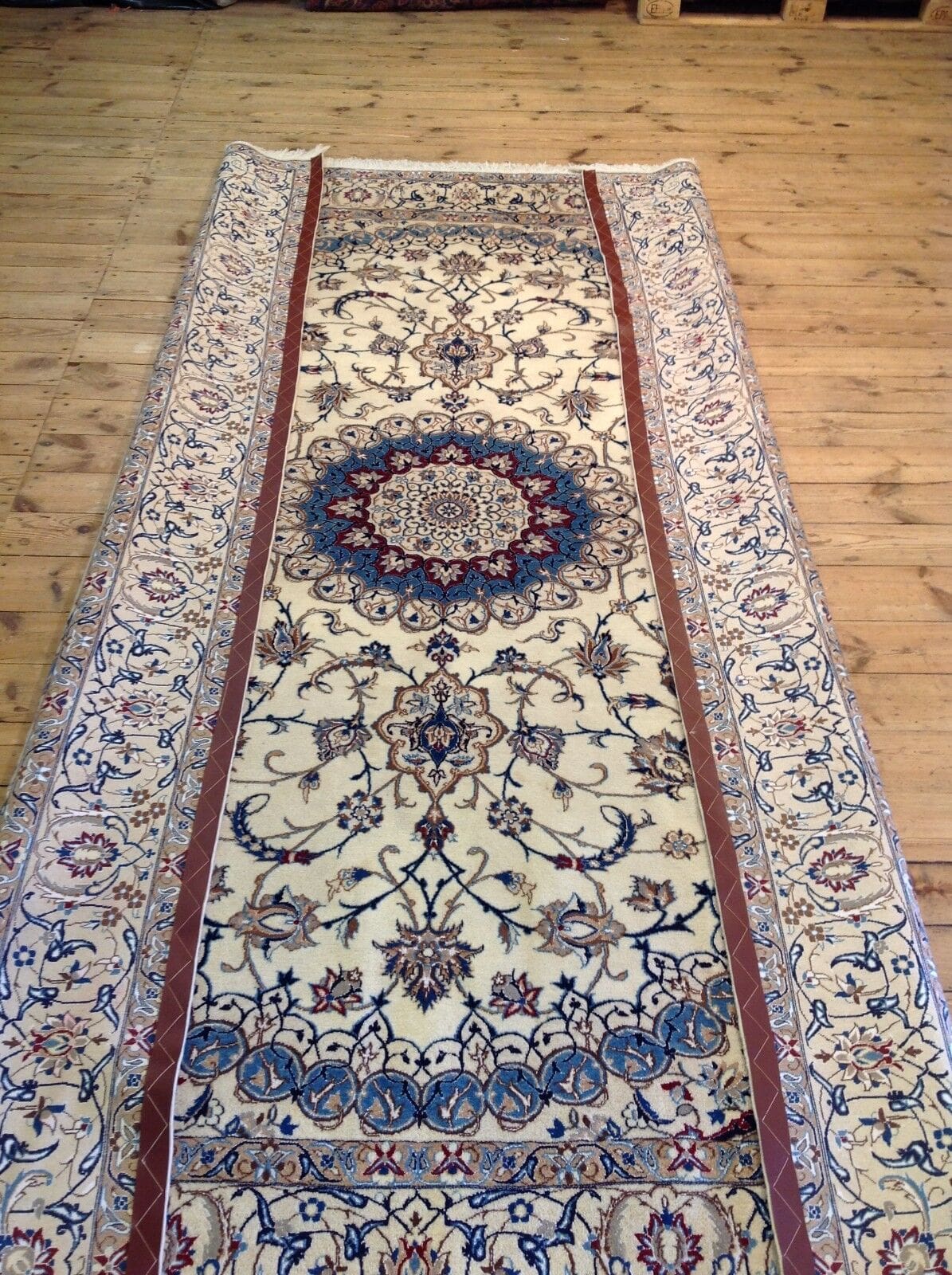 Nain Perserteppich aus Iran, 315 × 205 cm