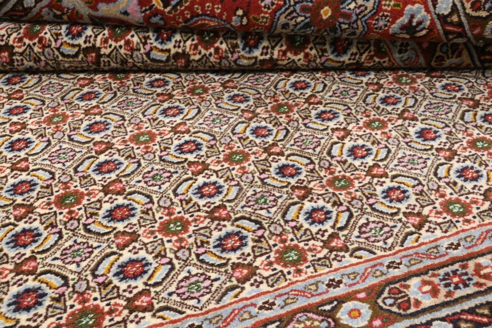 Orientalisch Perserteppich 310 × 210 cm aus Wolle & Seide, handgeknüpft