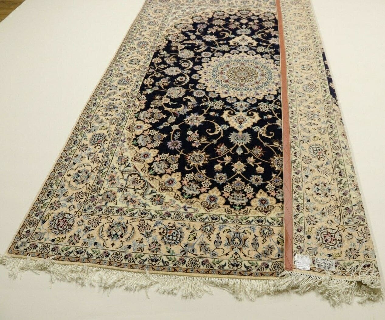 Handgeknüpfter Nain Perserteppich 296 × 203 cm