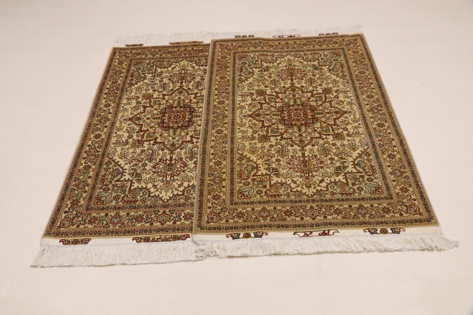 Täbriz Perserteppich aus Iran, 160 × 100 cm