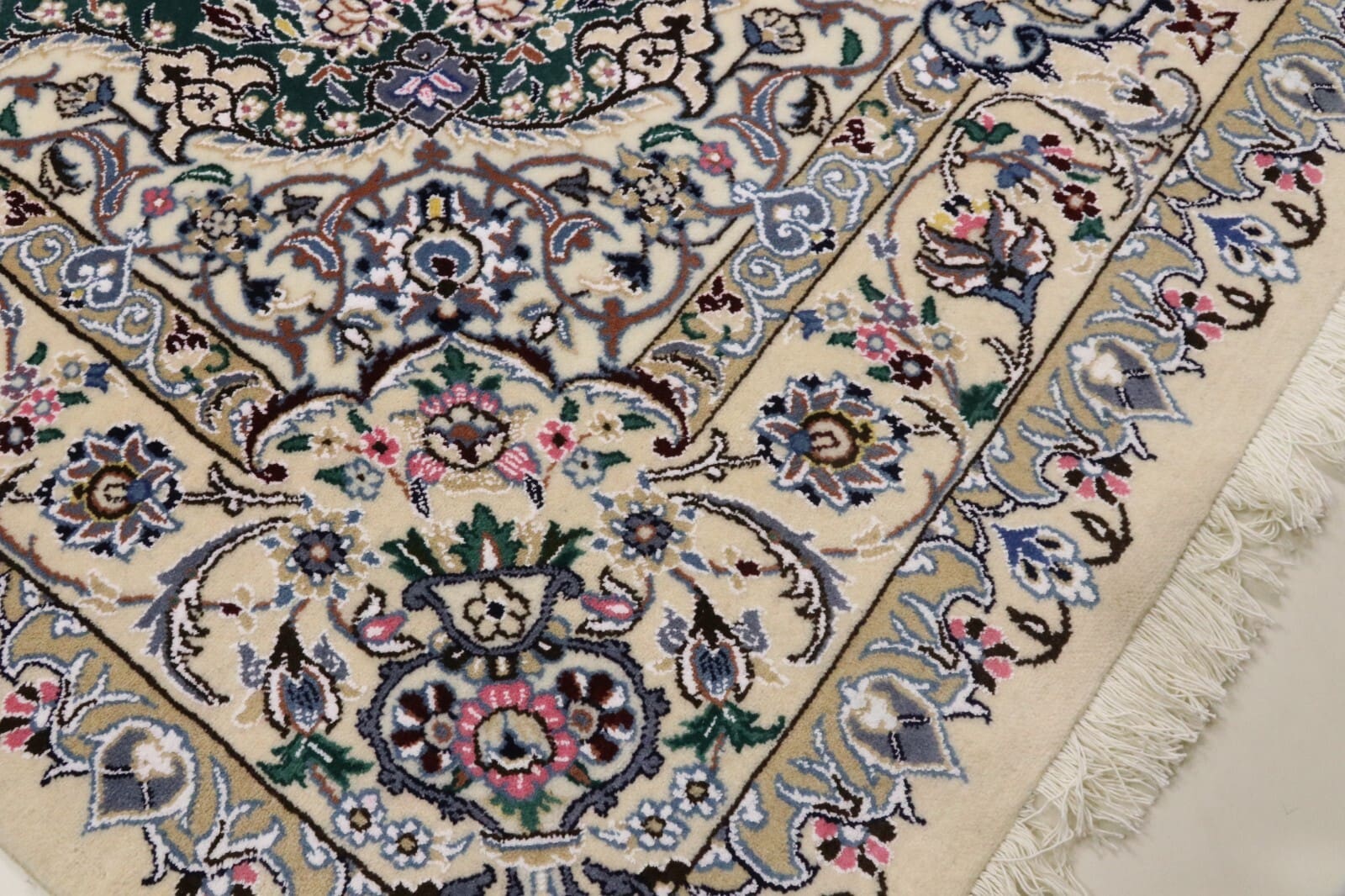 Nain Perserteppich aus Iran, 257 × 158 cm