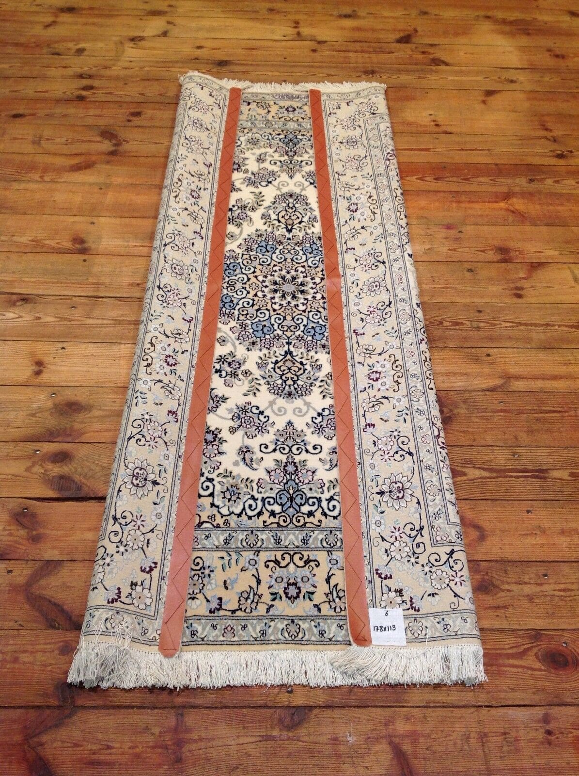 Handgeknüpfter Nain Perserteppich 178 × 113 cm