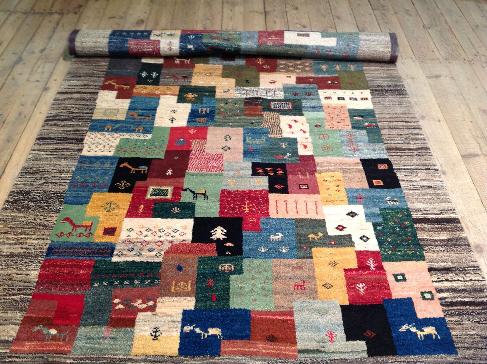 Handgeknüpfter Gabbeh Loribaft Perserteppich, 247 × 171 cm, Wolle