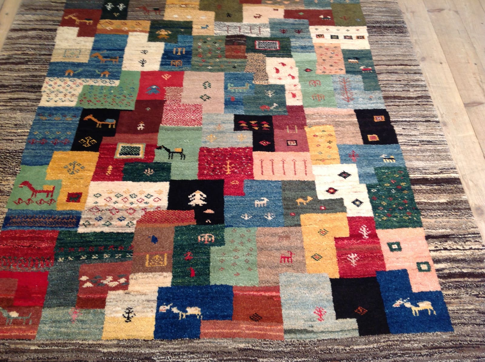 Handgeknüpfter Gabbeh Loribaft Perserteppich, 247 × 171 cm, Wolle