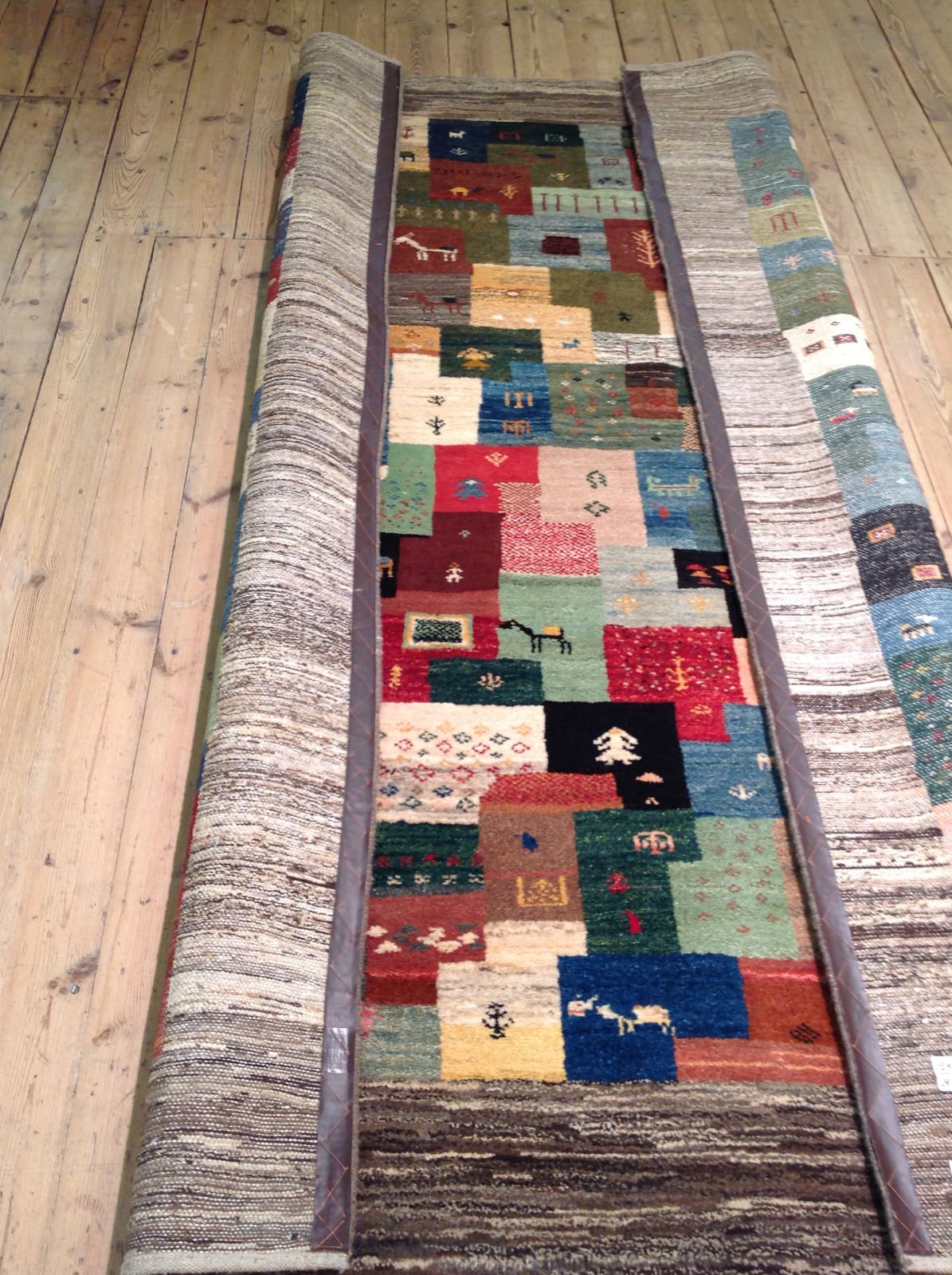 Handgeknüpfter Gabbeh Loribaft Perserteppich, 247 × 171 cm, Wolle