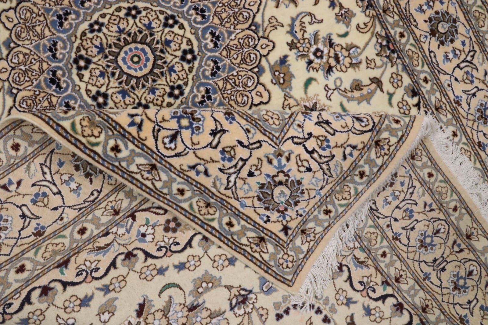 Handgeknüpfter Nain Perserteppich, 250 × 157 cm, Wolle & Seide
