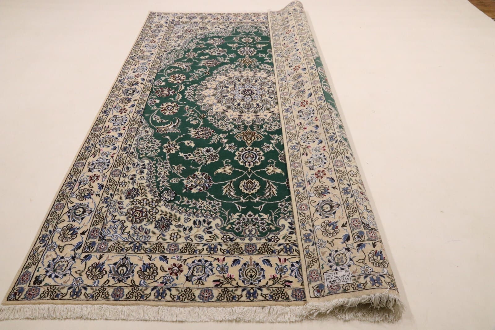 Handgeknüpfter Nain Perserteppich 250 × 156 cm