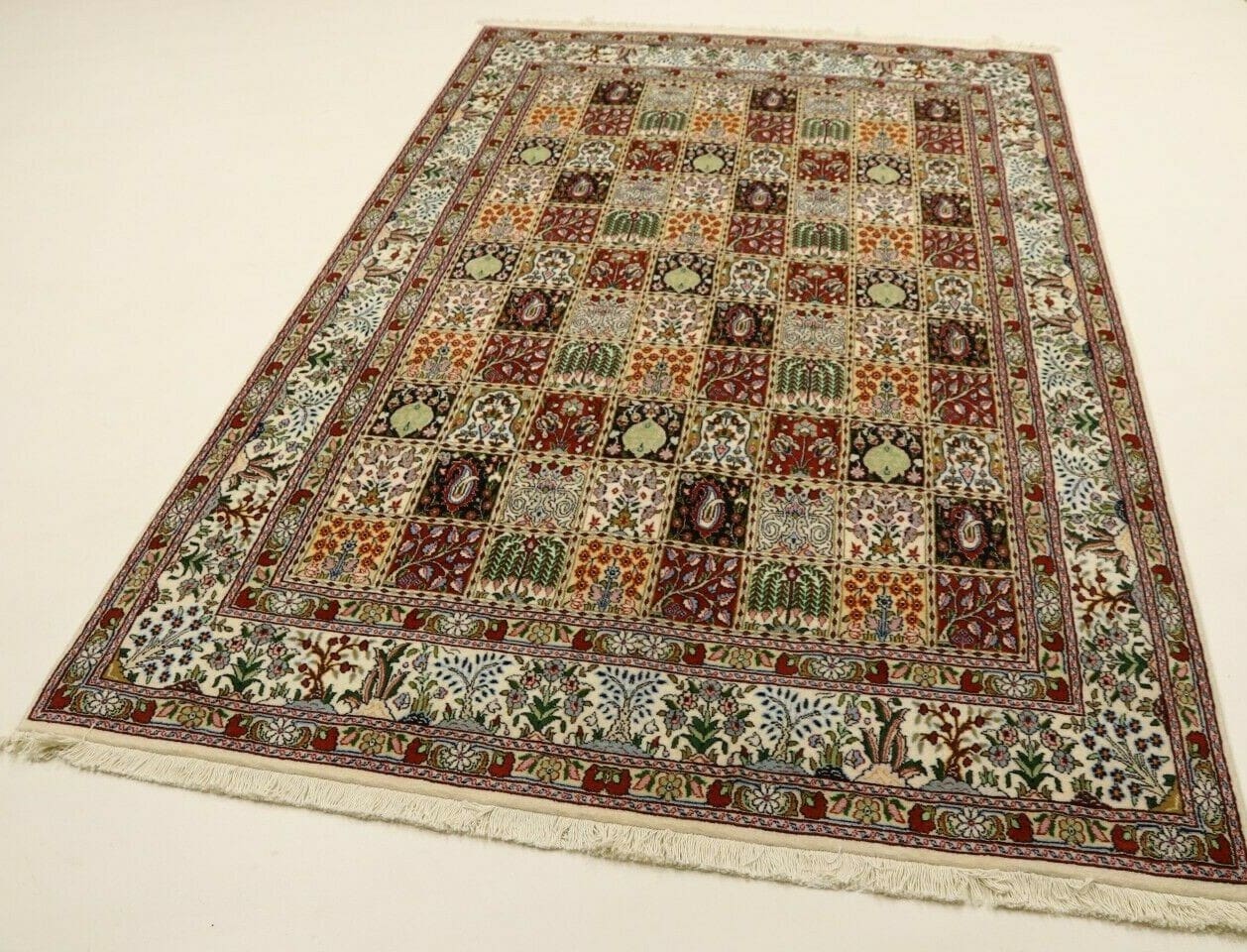 orientteppich-perserteppich-moud-235x164-cm-400000-knoten-neu-handgeknupft-5 Handgeknüpfter Moud Perserteppich, 233 × 163 cm, Wolle & Seide