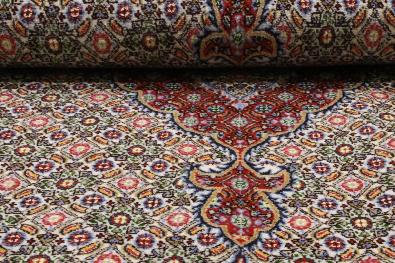 Moud Perserteppich 230 × 161 cm aus Wolle & Seide, handgeknüpft