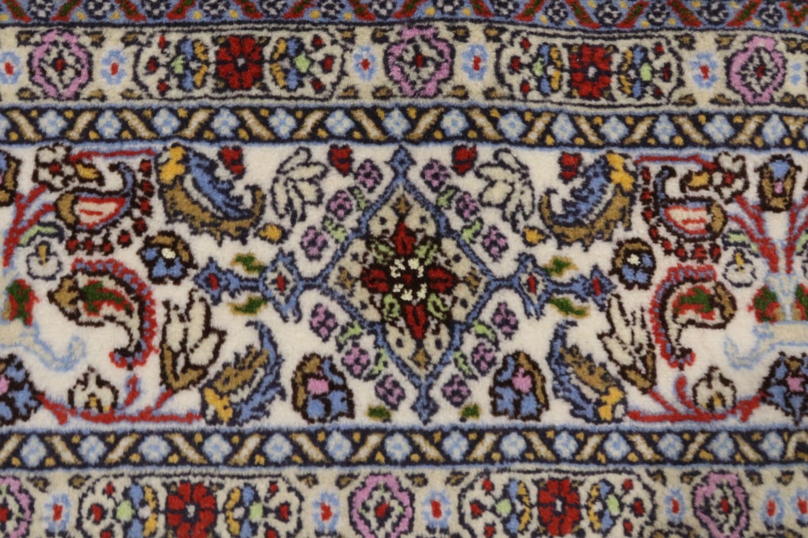 Moud Perserteppich 230 × 161 cm aus Wolle & Seide, handgeknüpft