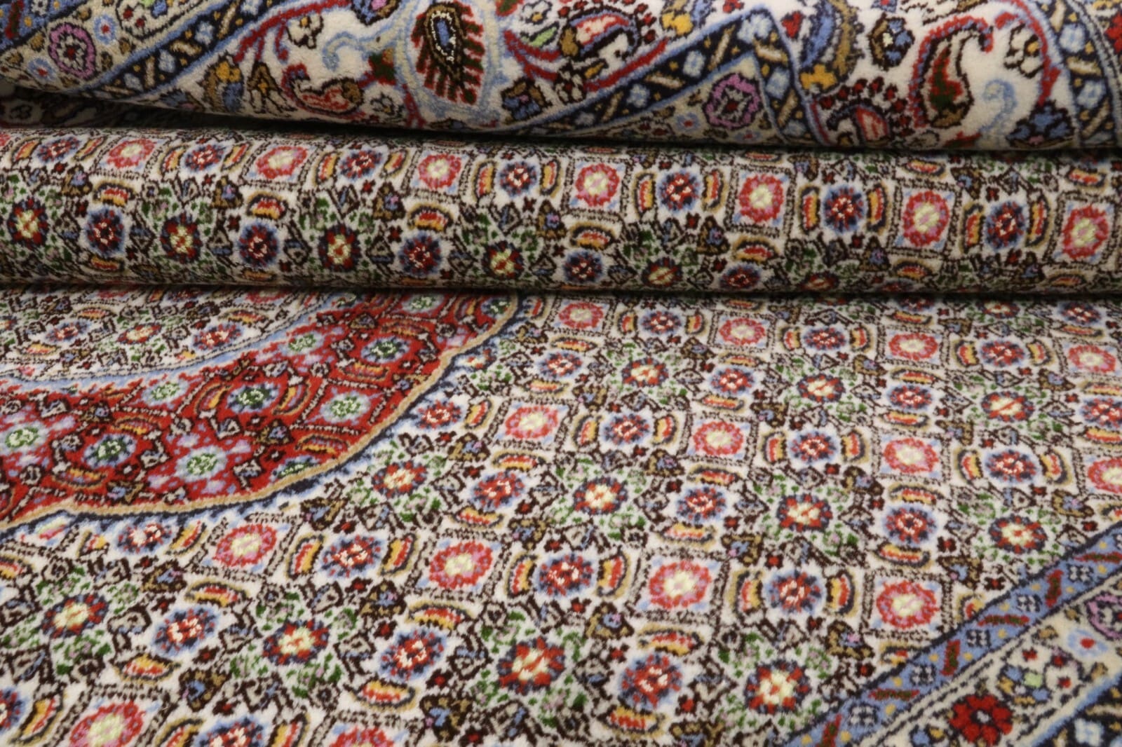 Moud Perserteppich 230 × 161 cm aus Wolle & Seide, handgeknüpft