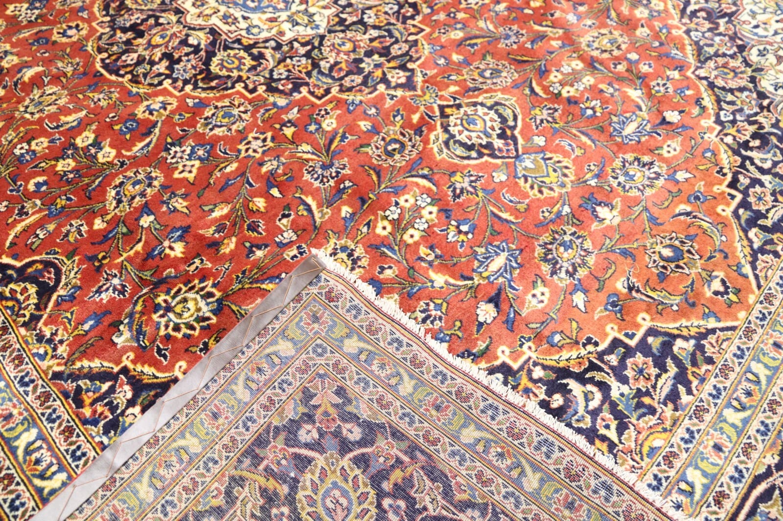 Kashan Perserteppich 405 × 305 cm aus Wolle, handgeknüpft