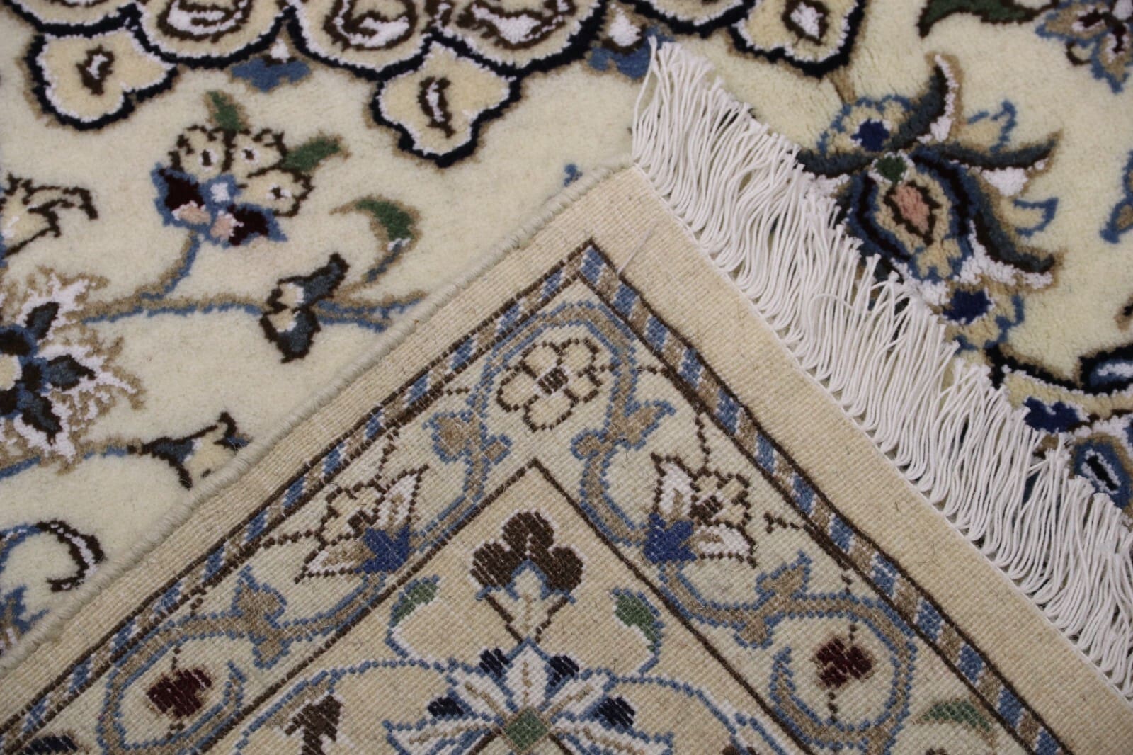 Orientalisch Perserteppich 238 × 154 cm aus Wolle & Seide, handgeknüpft