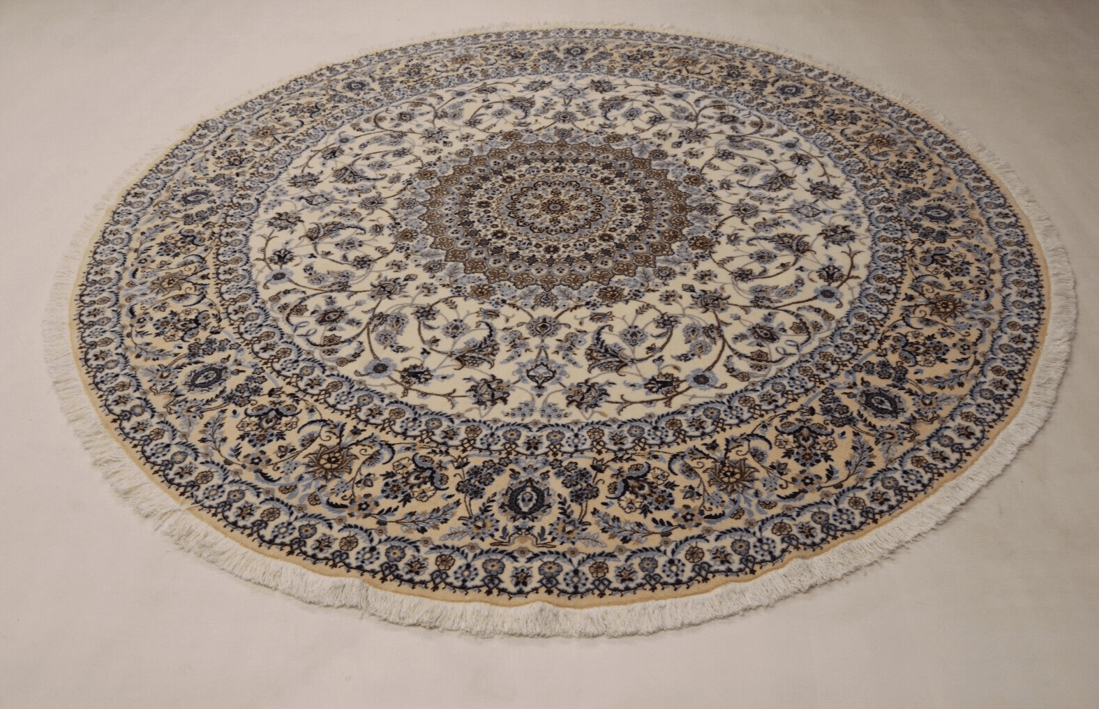 Handgeknüpfter Nain Perserteppich, 255 × 253 cm, Wolle & Seide