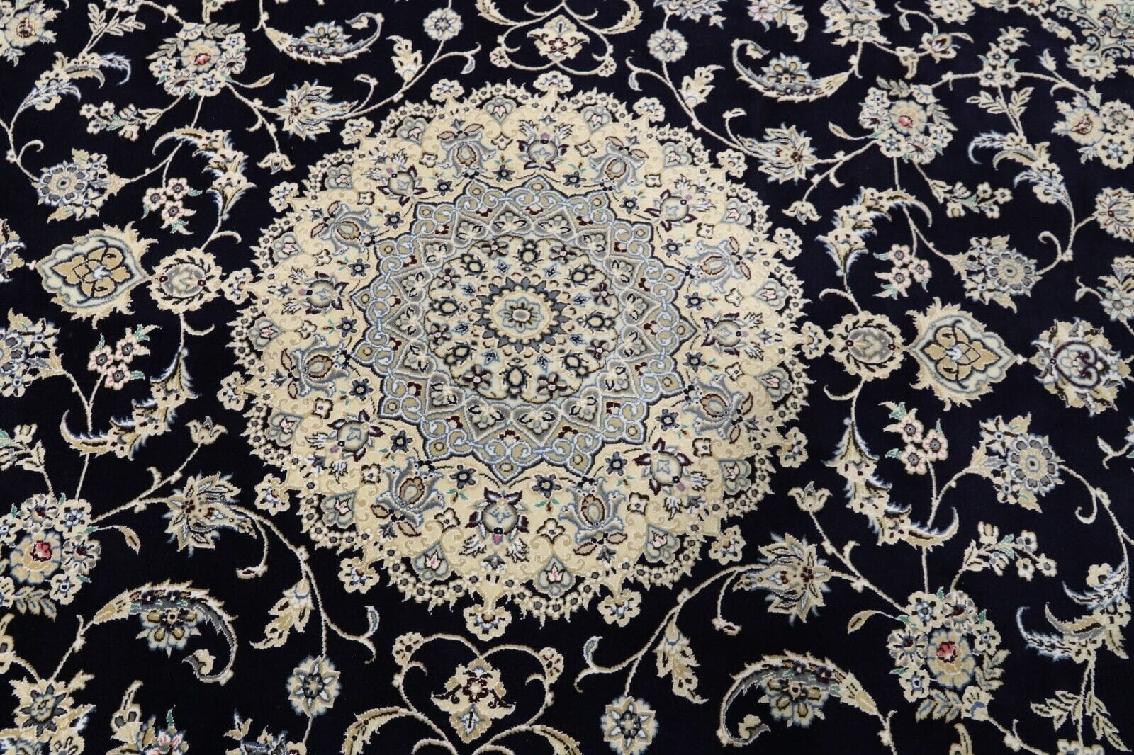 Handgeknüpfter Orientalisch Perserteppich, 360 × 248 cm, Wolle & Seide