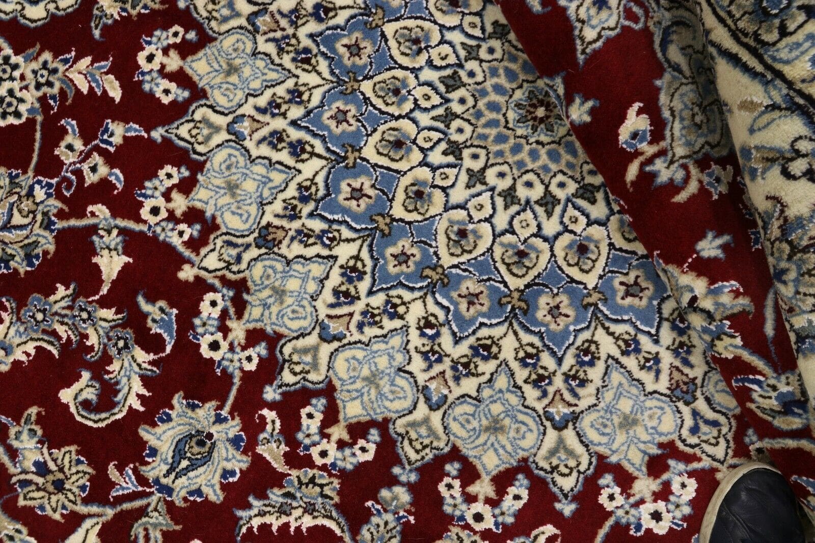 Nain Perserteppich 346 × 246 cm aus Seide, handgeknüpft