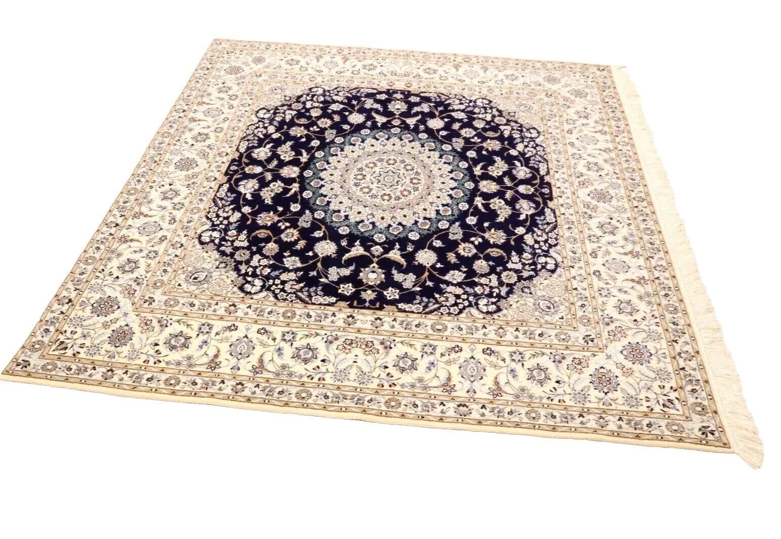 Orientalisch Perserteppich aus Iran, 202 × 210 cm