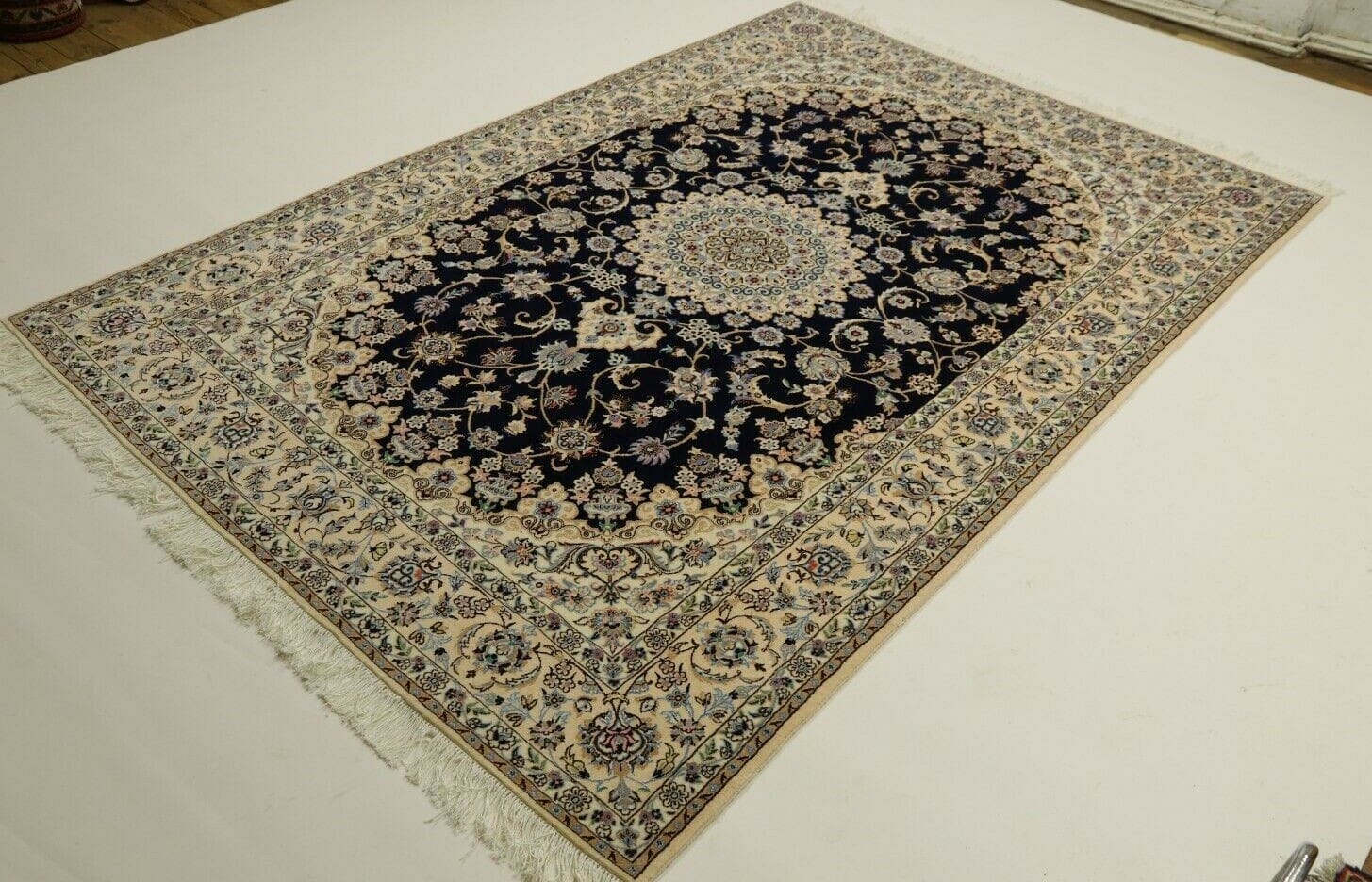 Nain Perserteppich aus Iran, 296 × 203 cm
