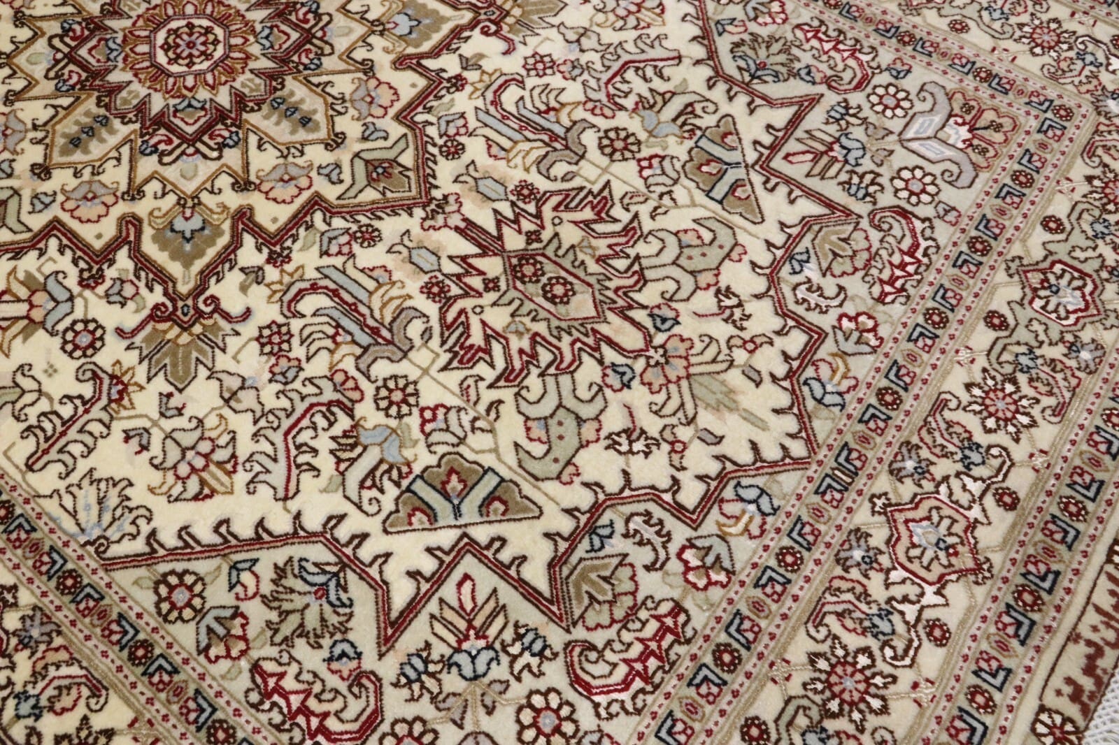 Handgeknüpfter Täbriz Perserteppich, 160 × 100 cm, Wolle