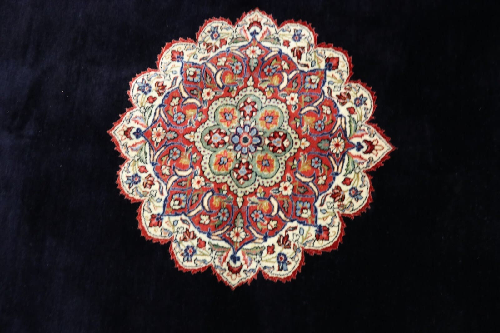 orientteppich-sarough-317x241-cm-250000-knoten-handgeknupft-4 Sarough Farahan Perserteppich 315 × 240 cm aus Wolle, handgeknüpft