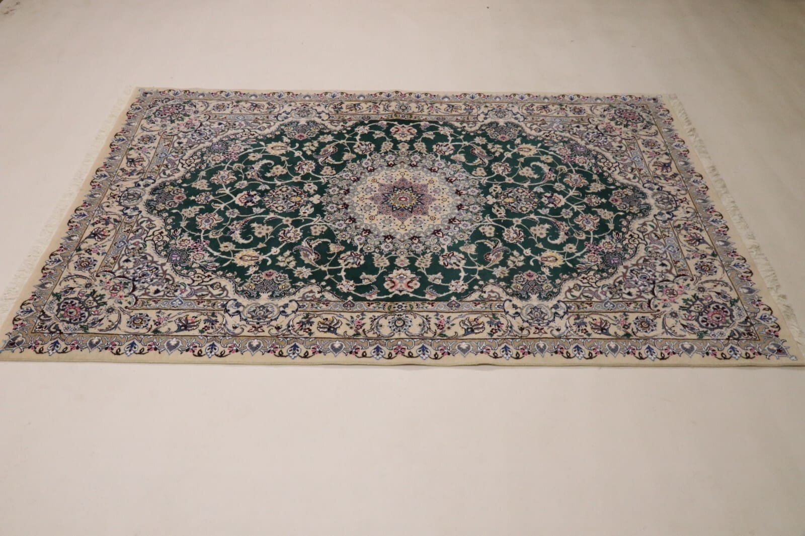 Orientalisch Perserteppich aus Iran, 257 × 158 cm