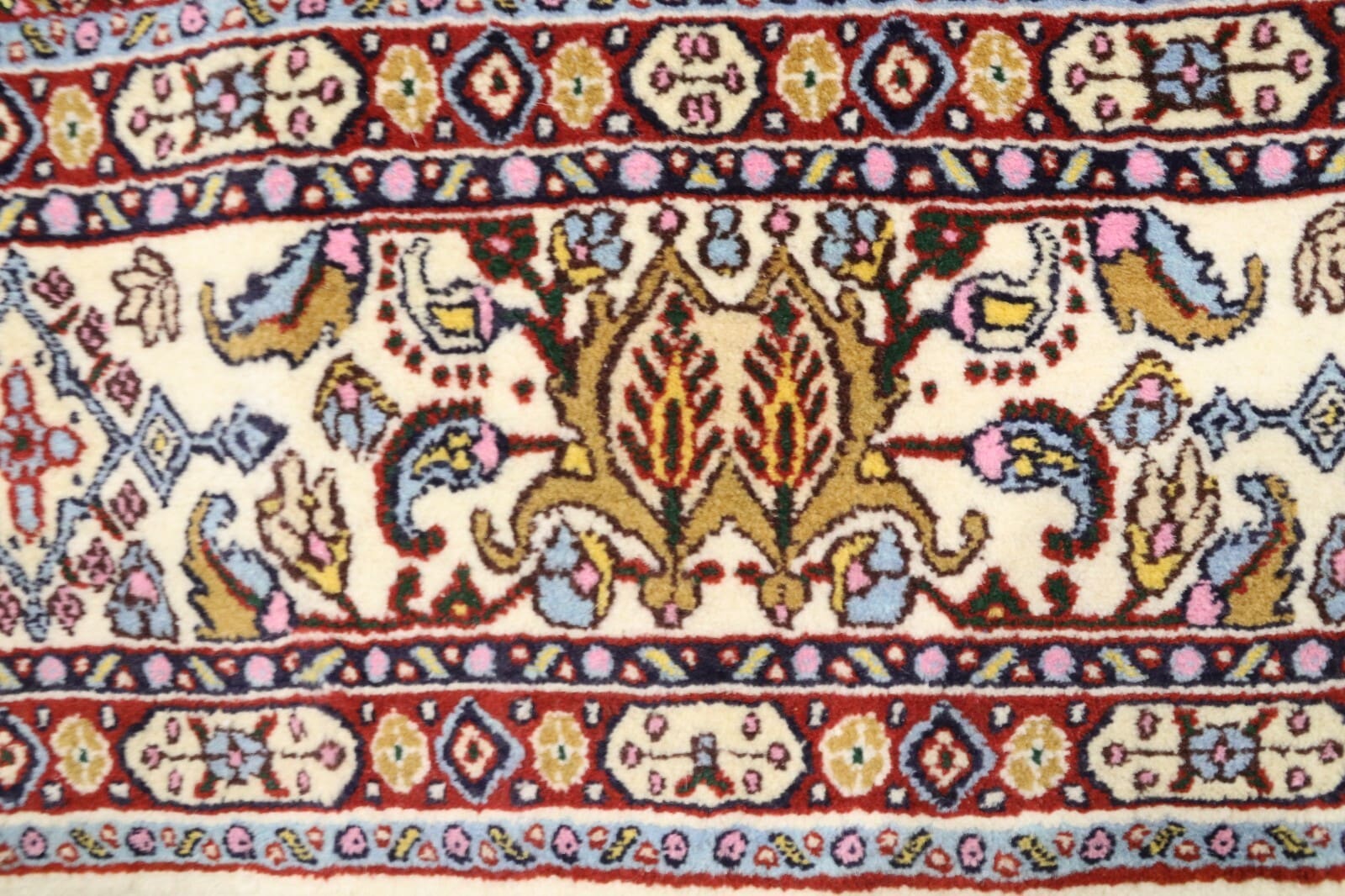 Handgeknüpfter Orientalisch Perserteppich, 228 × 160 cm, Wolle & Seide