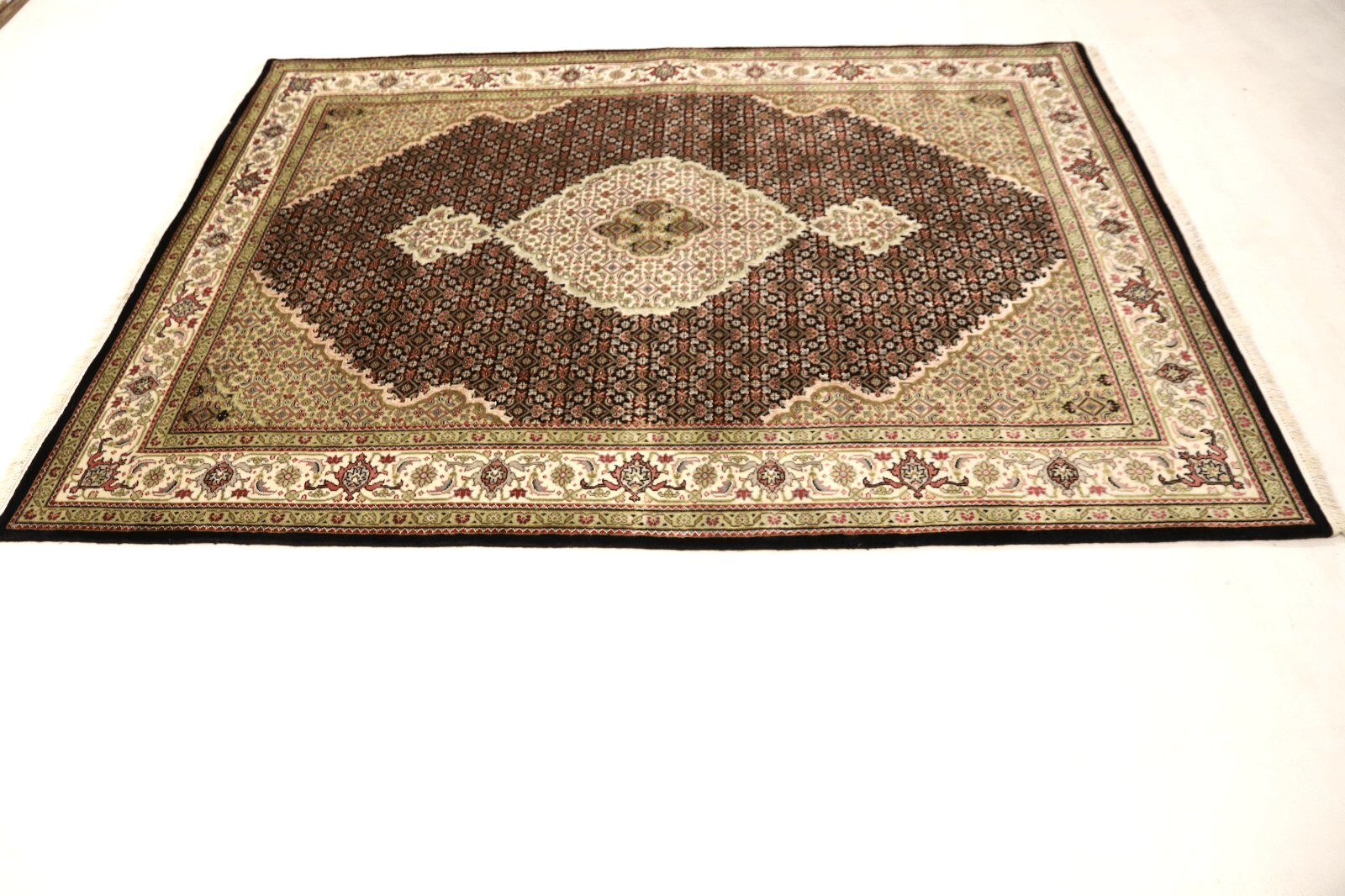 wunderschoner-orientteppich-244-x-164-cm-300000-knoten-handgeknupft-2 Handgeknüpfter Täbriz Orientteppich 242 × 163 cm