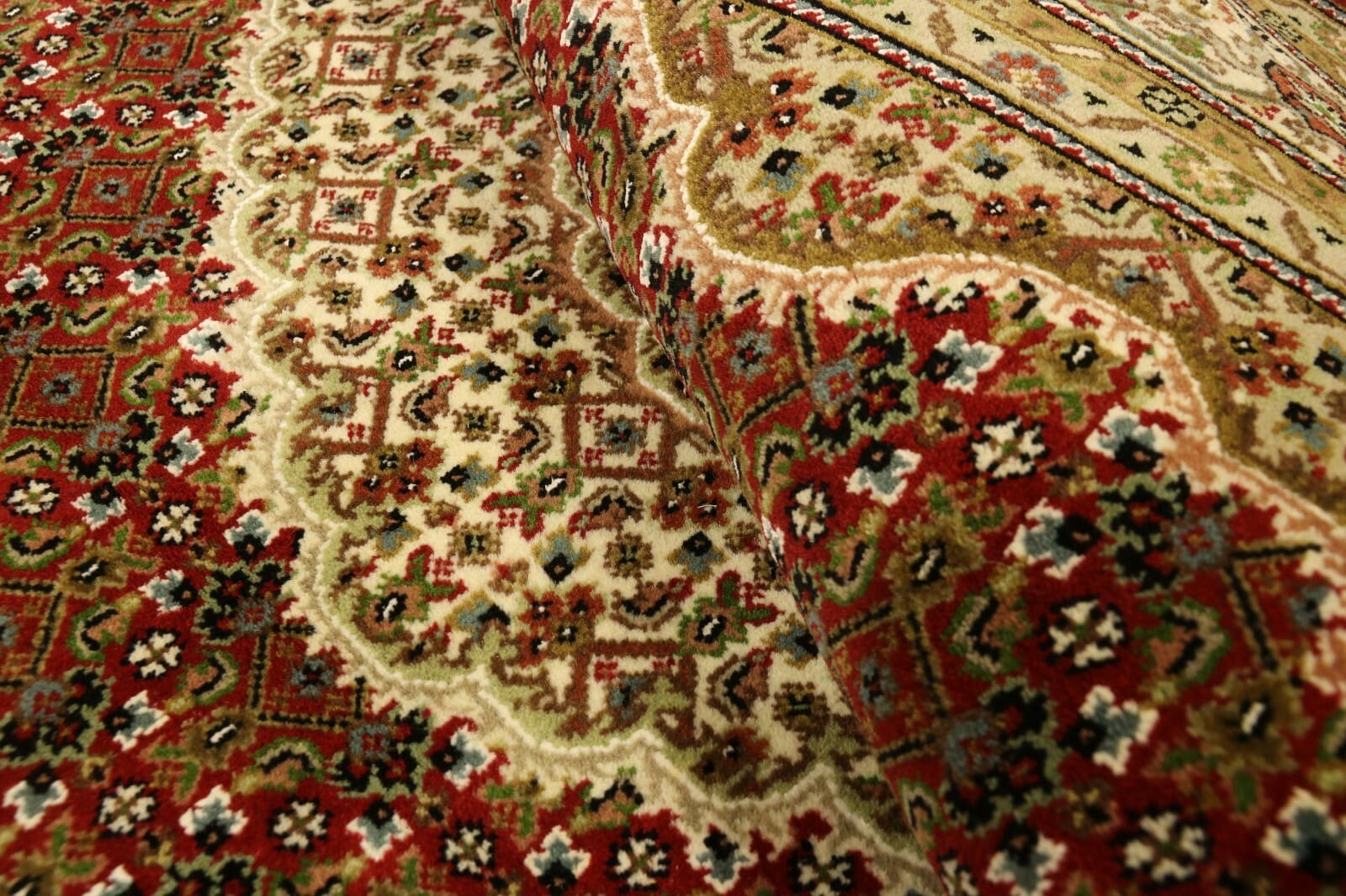Handgeknüpfter Täbriz Orientteppich 242 × 169 cm