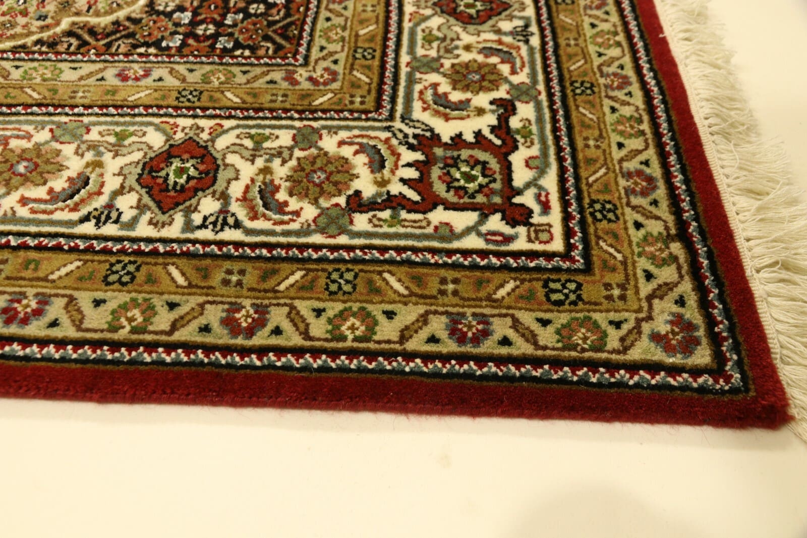 Handgeknüpfter Täbriz Orientteppich 242 × 169 cm
