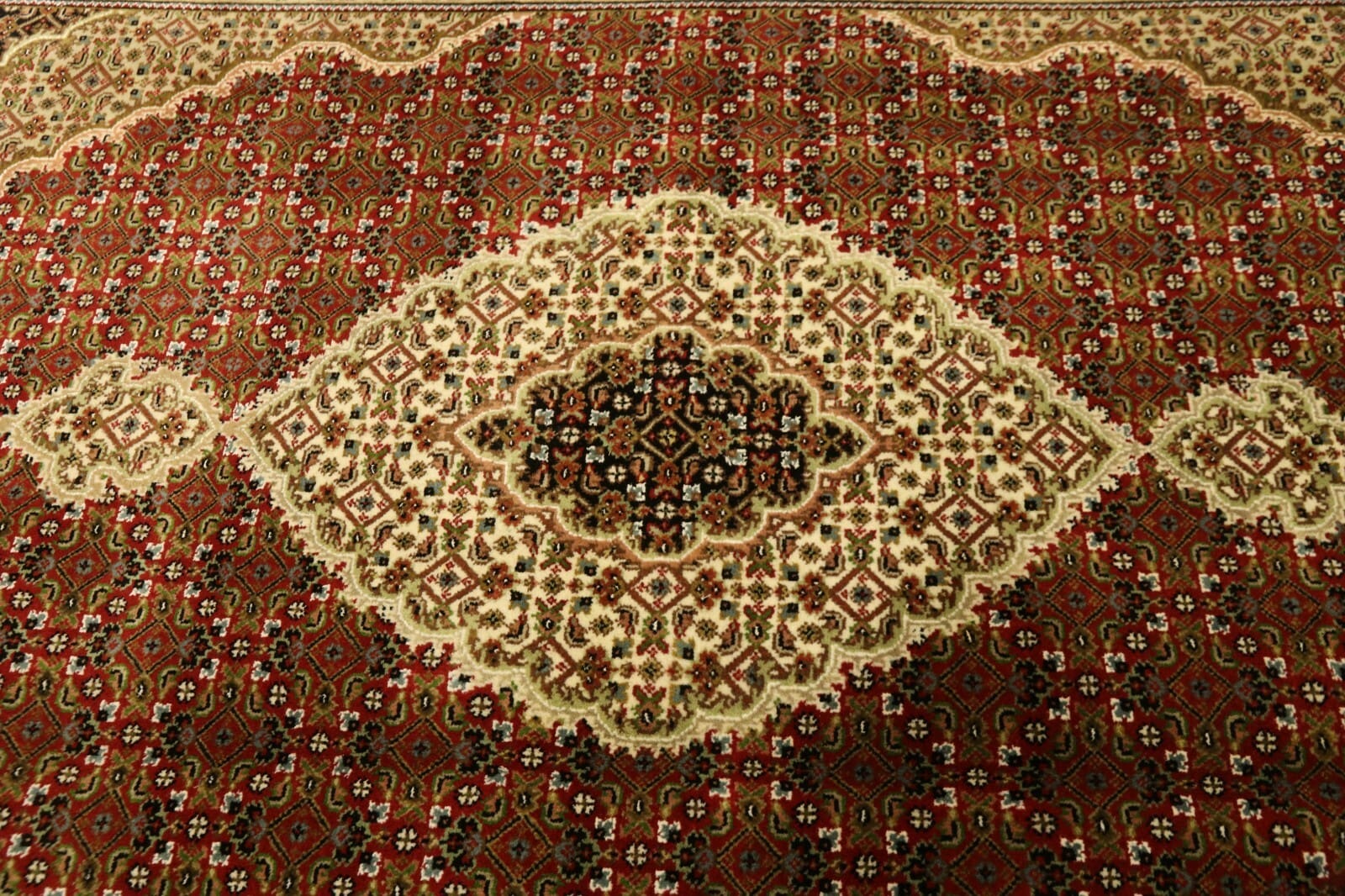 Handgeknüpfter Täbriz Orientteppich 242 × 169 cm