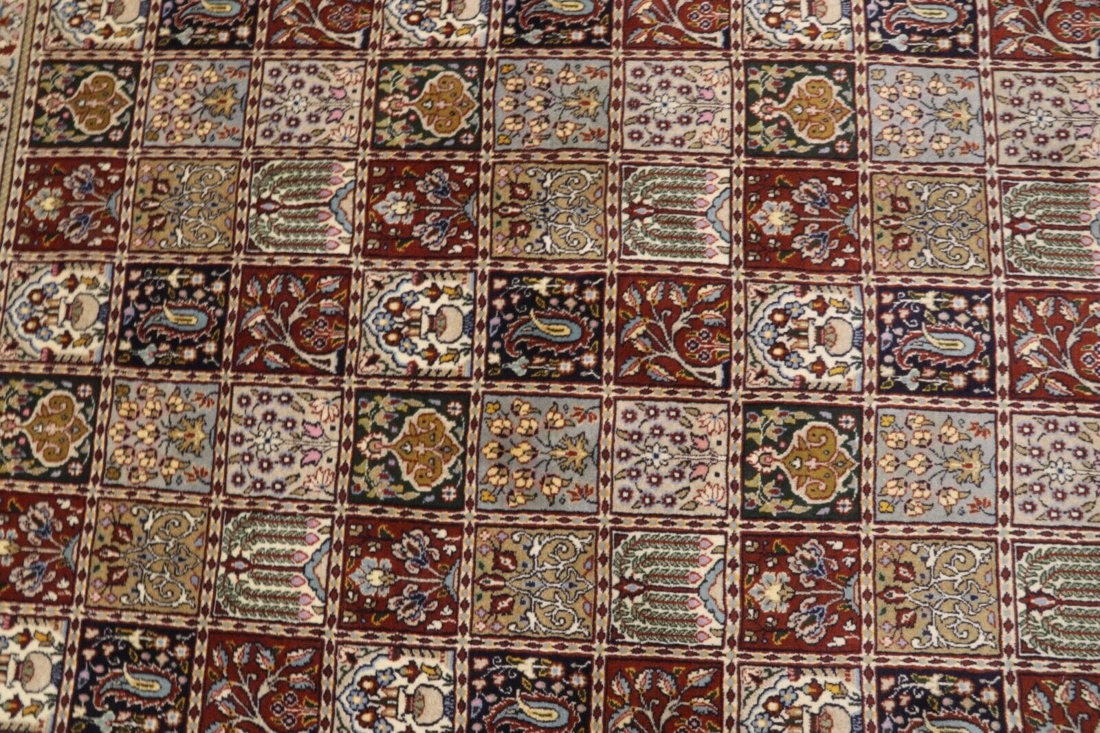 Handgeknüpfter Orientalisch Perserteppich, 195 × 148 cm, Wolle & Seide