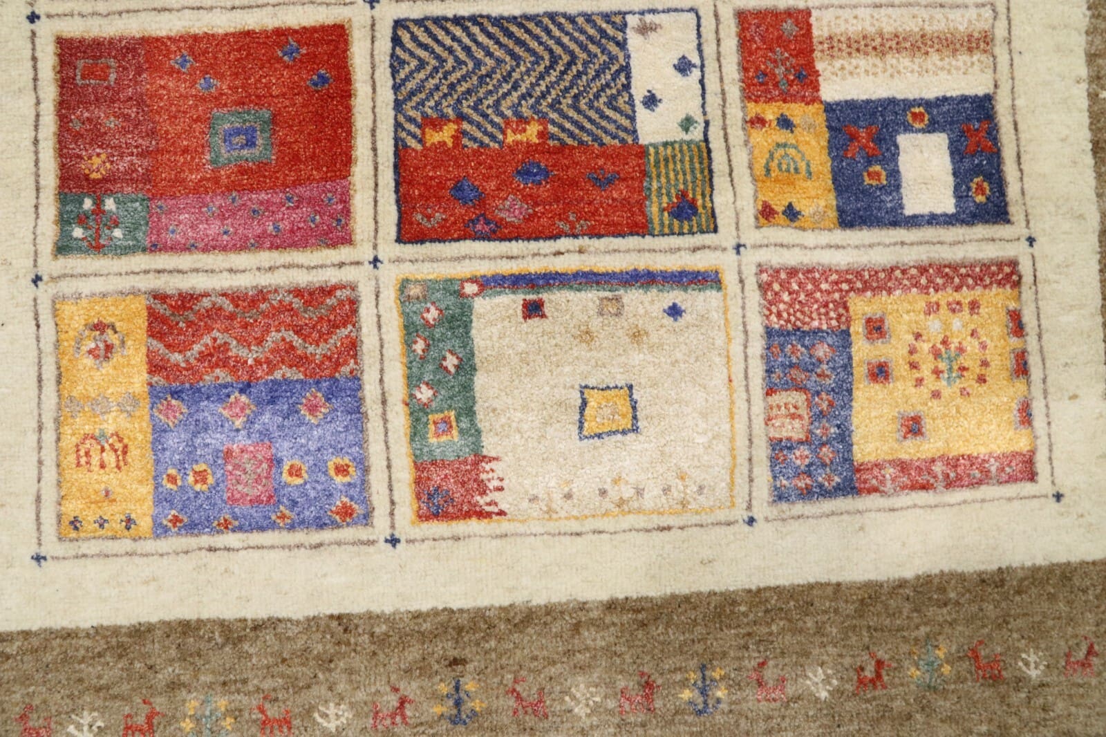 Gabbeh Loribaft Perserteppich aus Iran, 207 × 148 cm