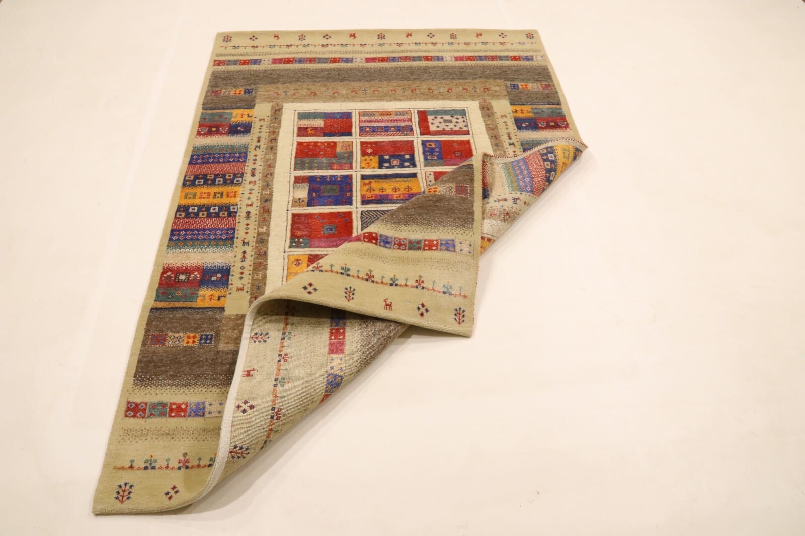 Gabbeh Loribaft Perserteppich aus Iran, 207 × 148 cm