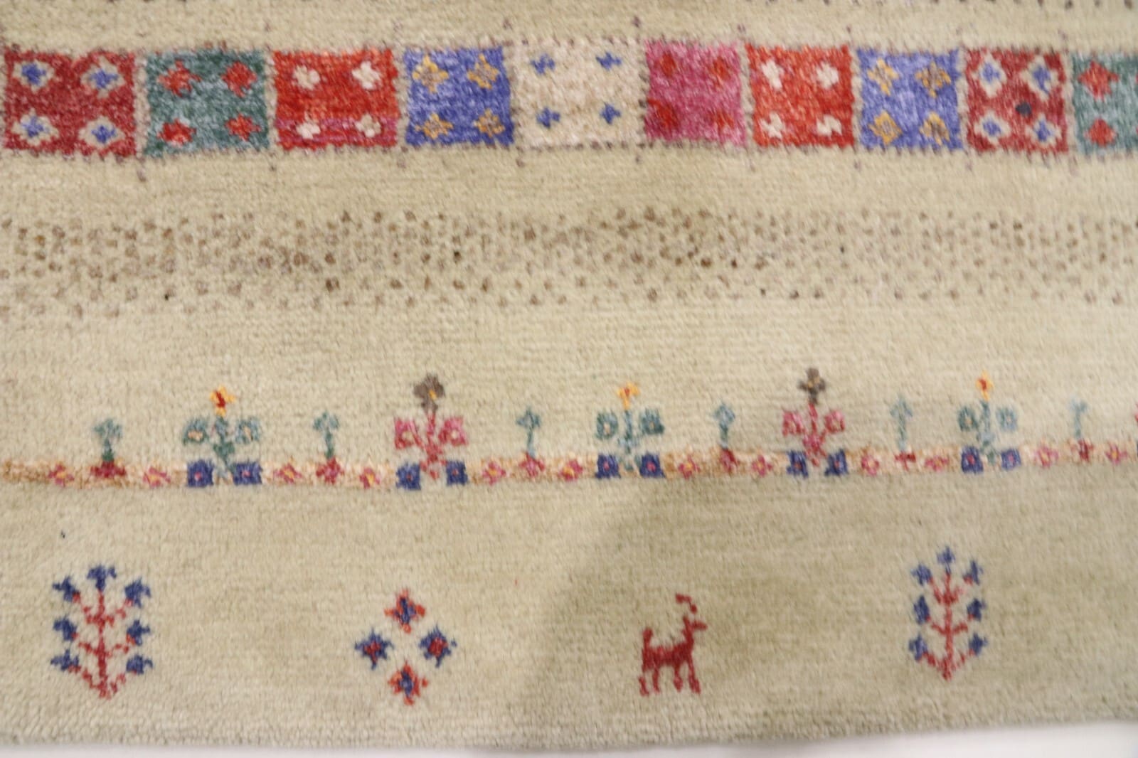 Gabbeh Loribaft Perserteppich aus Iran, 207 × 148 cm