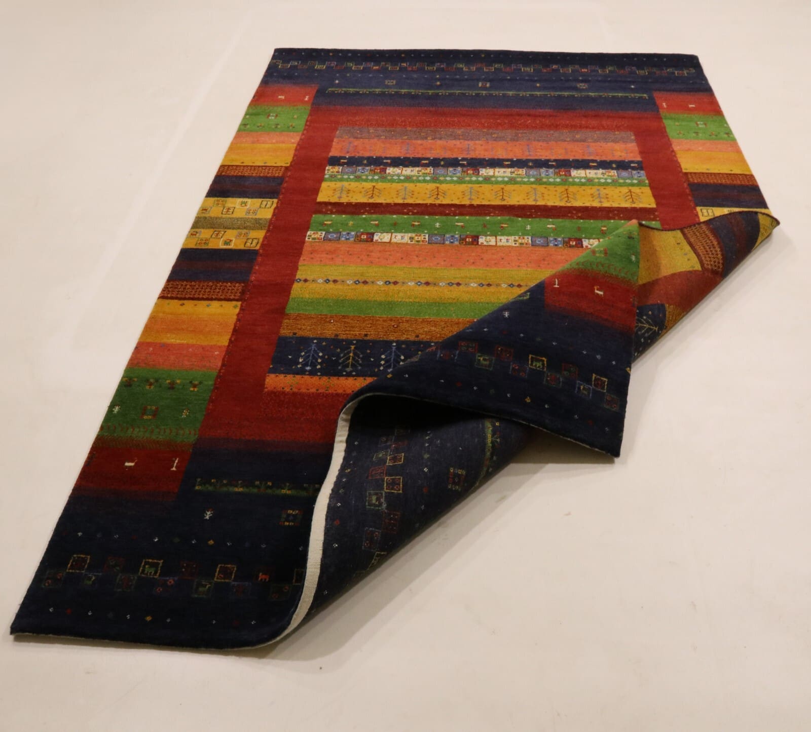 Gabbeh Loribaft Perserteppich aus Iran, 243 × 170 cm