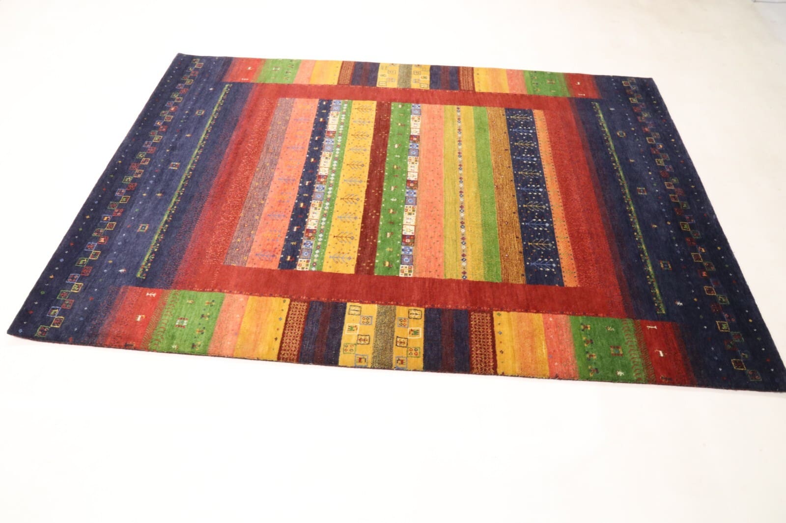 Gabbeh Loribaft Perserteppich aus Iran, 243 × 170 cm