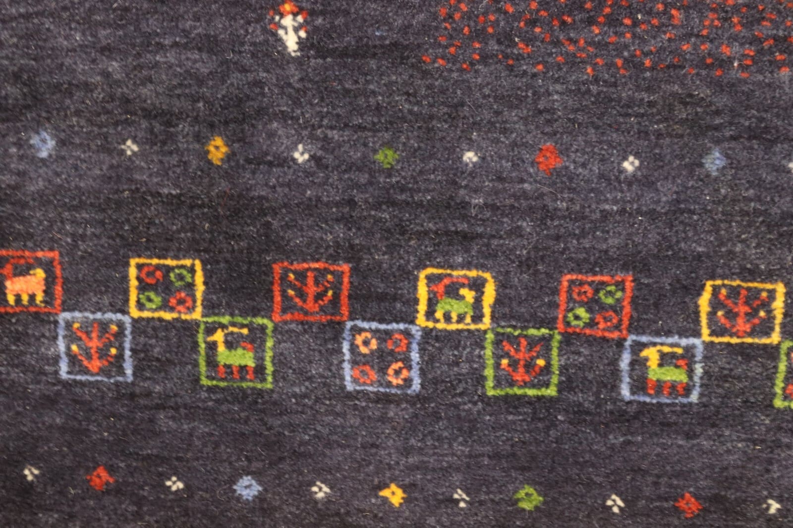 Gabbeh Loribaft Perserteppich aus Iran, 243 × 170 cm