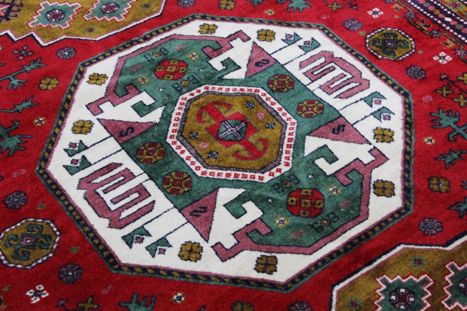 Handgeknüpfter Geblümt Orientteppich 240 × 170 cm