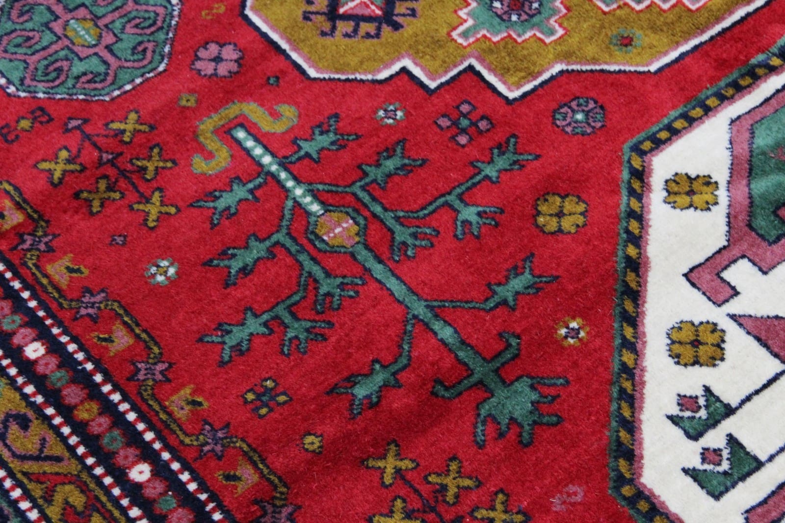 Handgeknüpfter Geblümt Orientteppich 240 × 170 cm