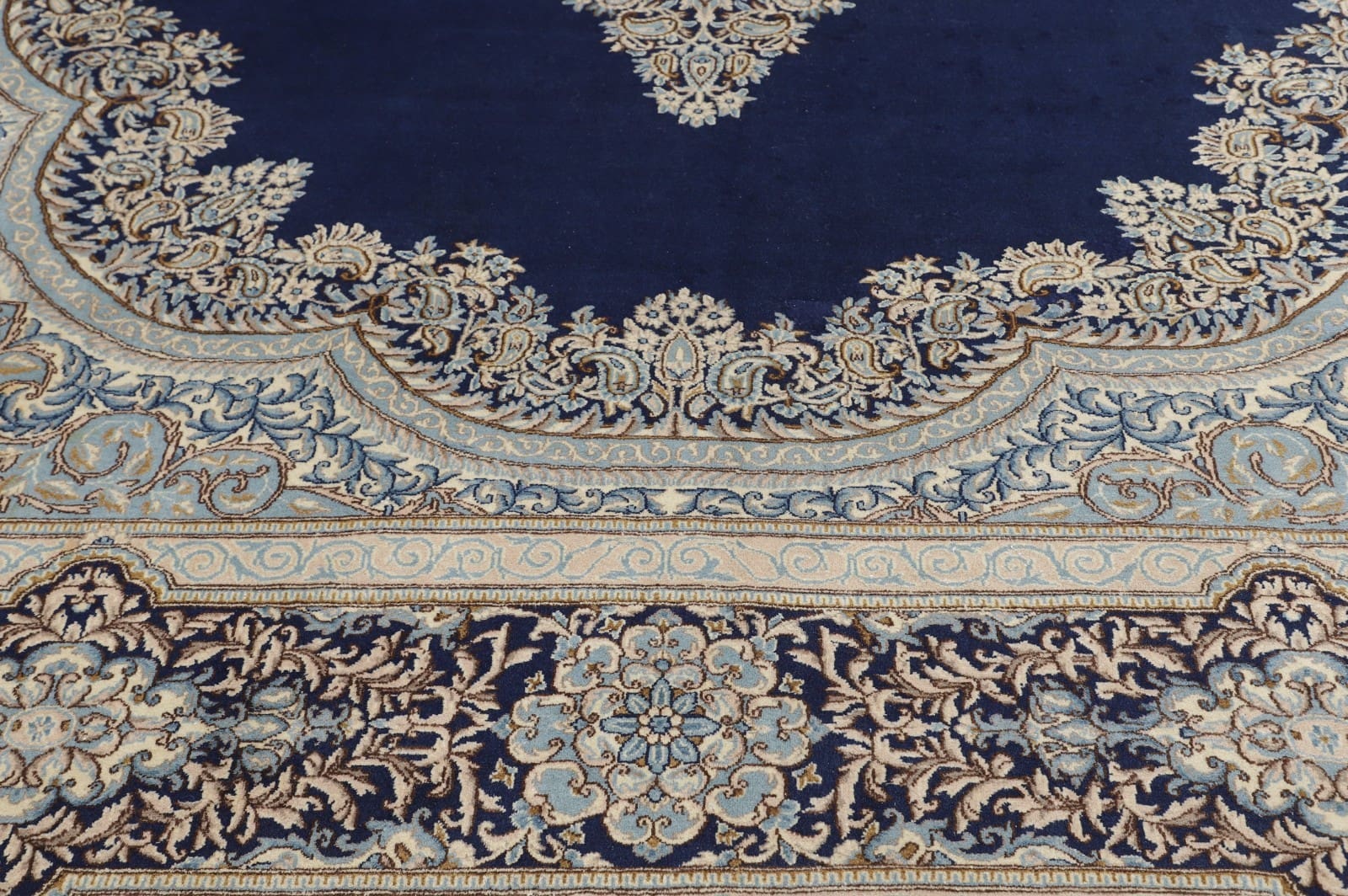 Kerman Perserteppich 415 × 304 cm aus Wolle, handgeknüpft